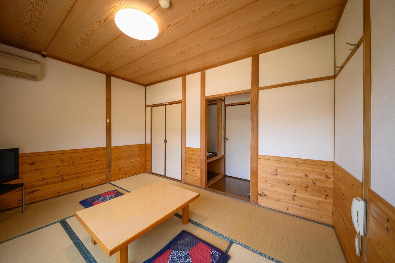 Hotel Minshuku Tsutaya Yufu Exterior foto